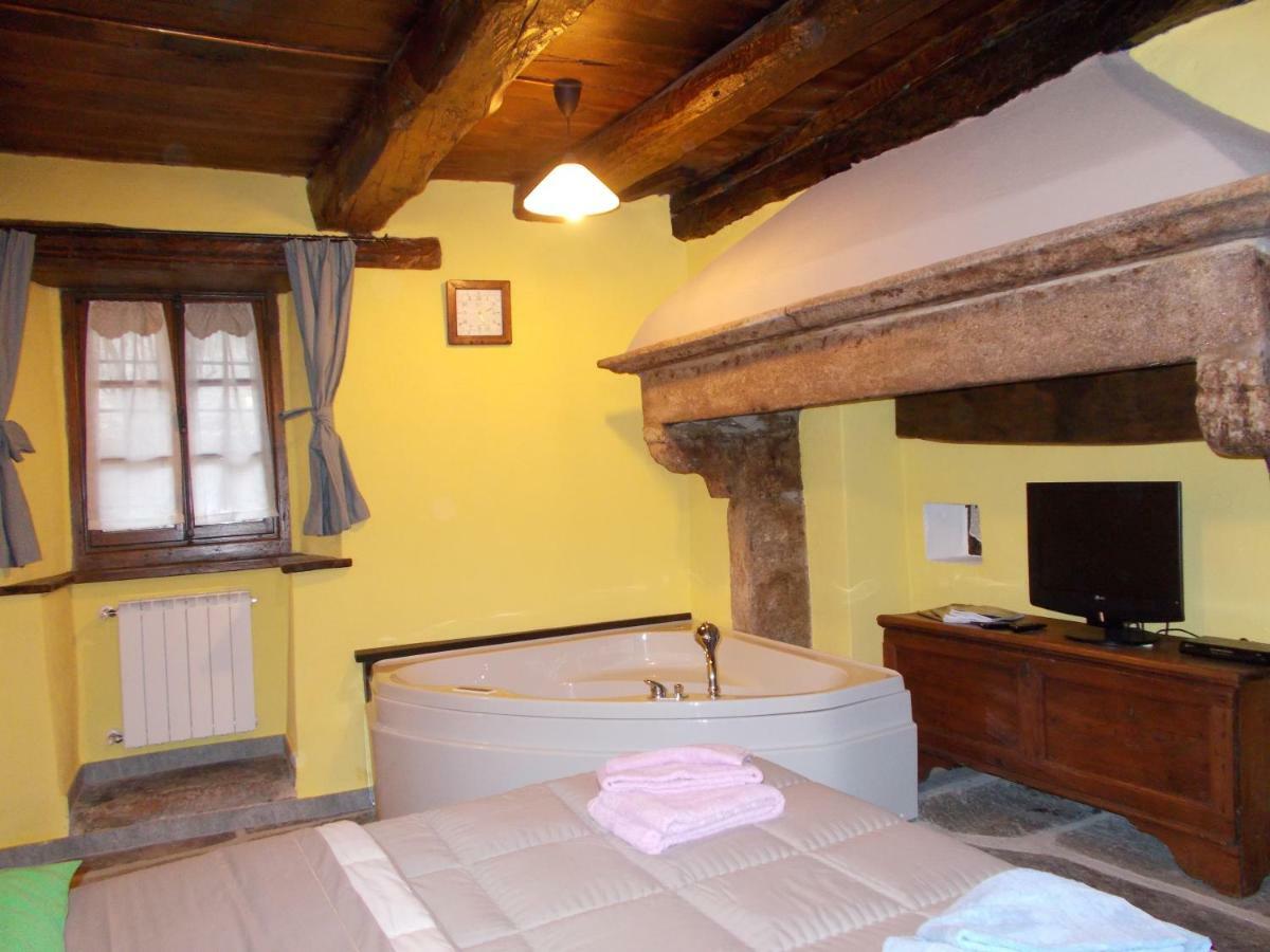 Il Borgo Di Monica Villa โดโมดอสโซลา ภายนอก รูปภาพ